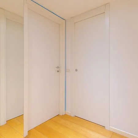 Apartament Elegant And Spacious 2bdr, 5 Min Station Mediolan